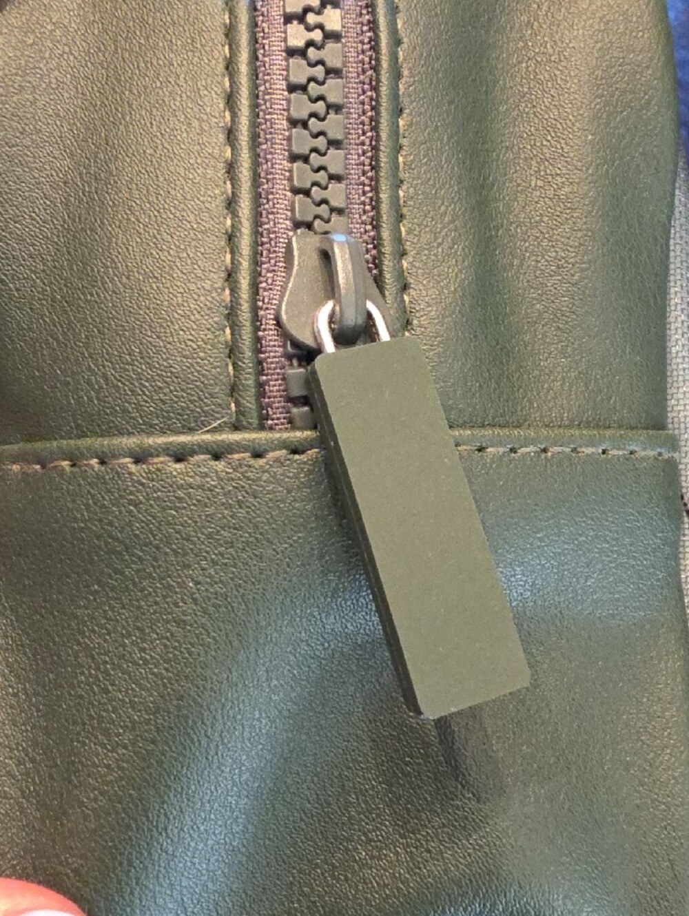 Nutrafol Healthy Hair Anywhere Travel Kit - Army Green - Picture 10 of 10